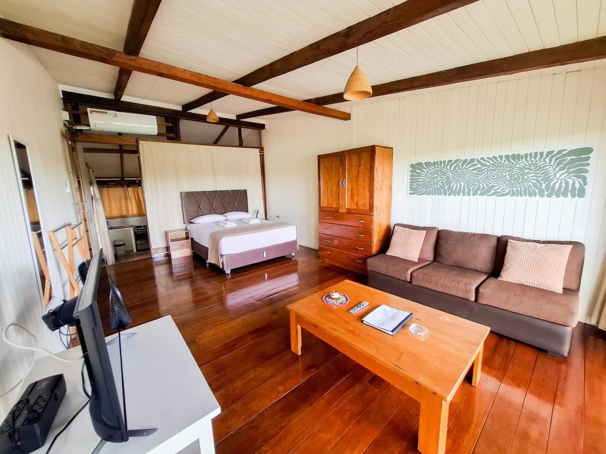 Apartment Boulevard 251 Riverside *