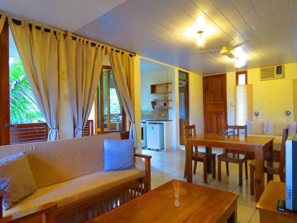 Boulevard 251 Riverside Apartment *